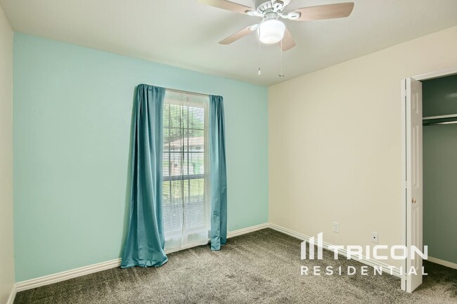 Building Photo - 7232 Harwick Ln