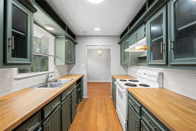 Building Photo - 1714 N Avenue H