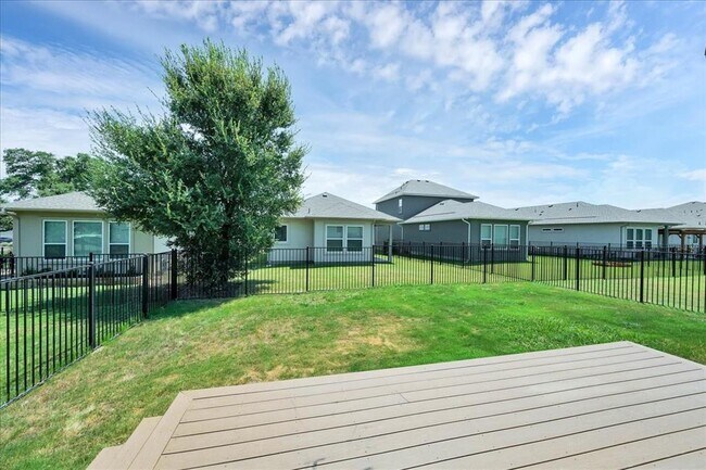 Building Photo - 133 Monterey Oak Trl