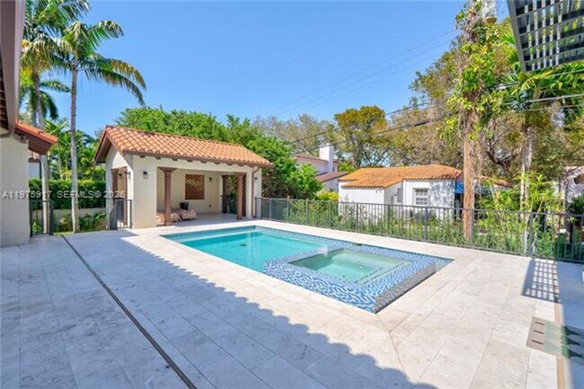 Building Photo - 519 Alhambra Cir