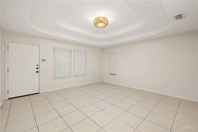 Building Photo - 13 Shasta Ave