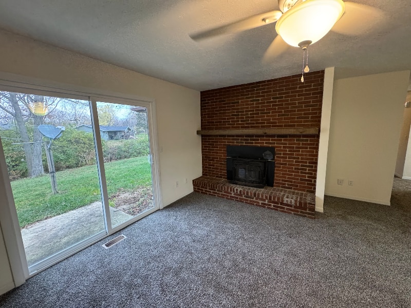 Building Photo - 98 Rita Pl