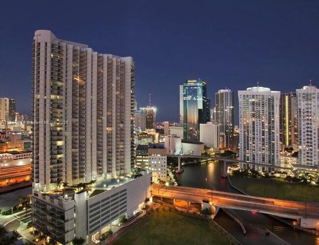 Building Photo - 350 S Miami Ave