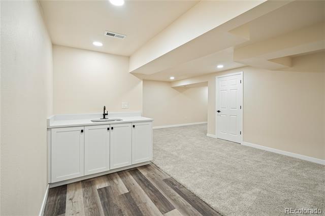 Building Photo - 5599 W Maplewood Pl