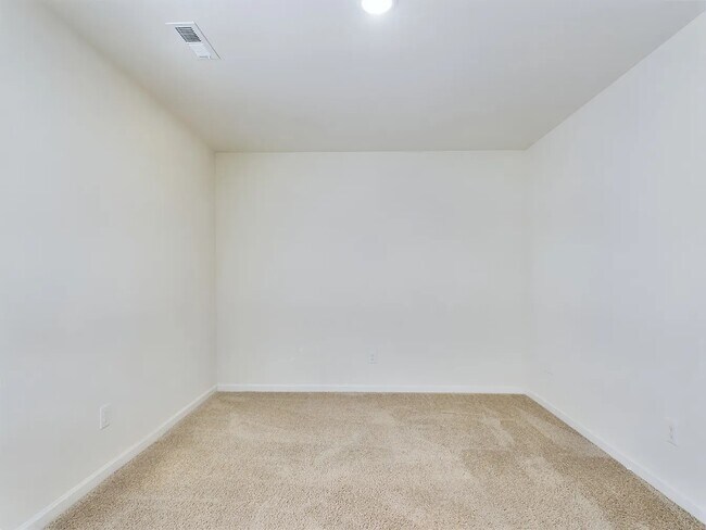 Building Photo - 5012 Jamie Sloop Ln