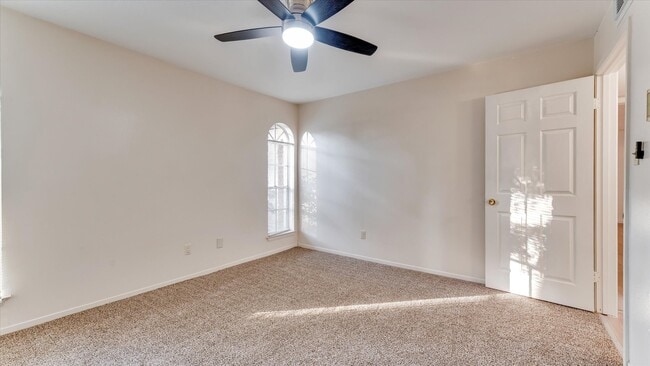 Building Photo - 12702 Ravensway Dr