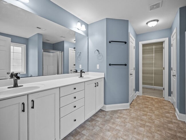 Building Photo - Welcome to Tall Pines Of New River!