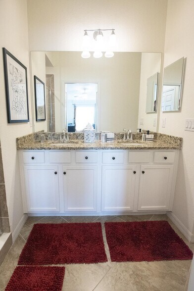 Building Photo - 5557 Palmer Cir