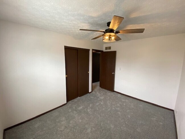 Building Photo - 1809 Minturn Dr