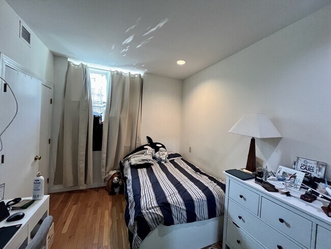 Building Photo - 130 Appleton St