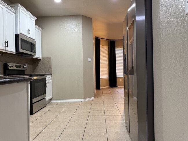 Building Photo - 6208 Melanie Dr