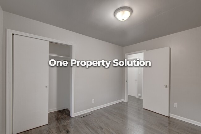 Building Photo - 4727 Harrison St