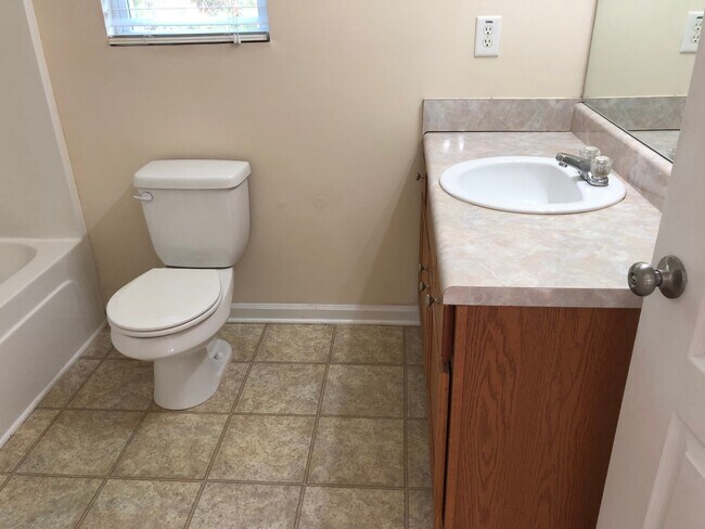 Building Photo - BRIDGEWATER HOME! PRE-LEASING FOR AUGUST 2026!