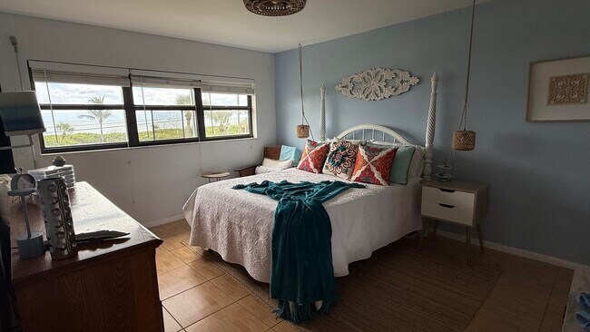 Building Photo - 5159 N Hwy A1A