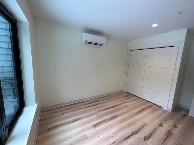 Building Photo - 30 Ladds Ln