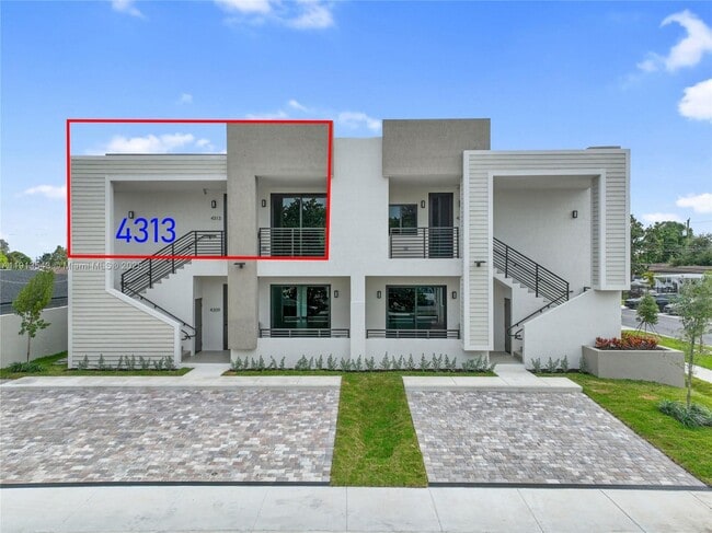 Building Photo - 4313 E 8th Ct