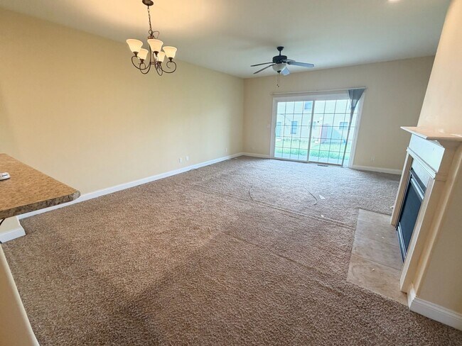 Building Photo - 1513 Stonebluff Ct