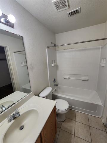 Building Photo - 5525 Parkview Hills Ln