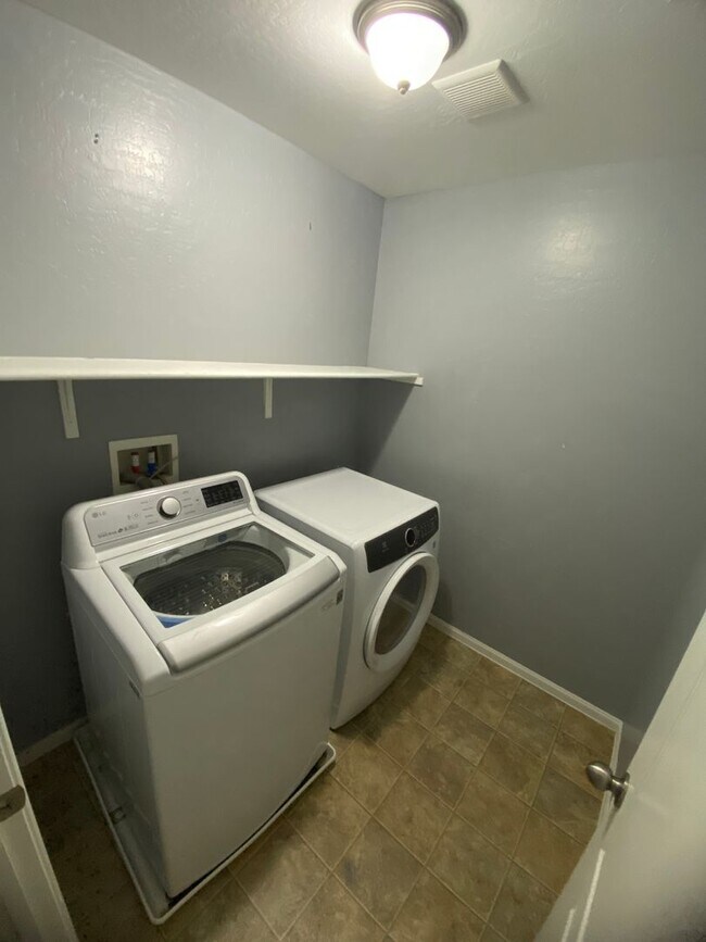 Building Photo - AMERICANA Property Mgmt - Beautiful 4 beds...