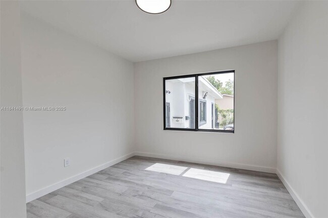 Building Photo - 25 NW 78th St