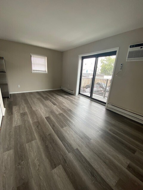 Building Photo - Hudson