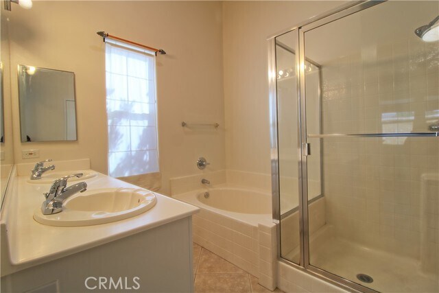 Building Photo - 28422 Belleterre Ave