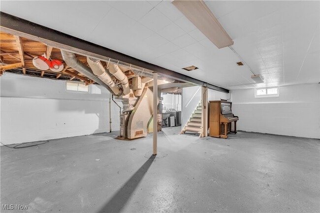 Building Photo - 135 Greencroft Rd