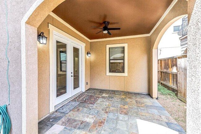Building Photo - 11022 Robin Hood Ct