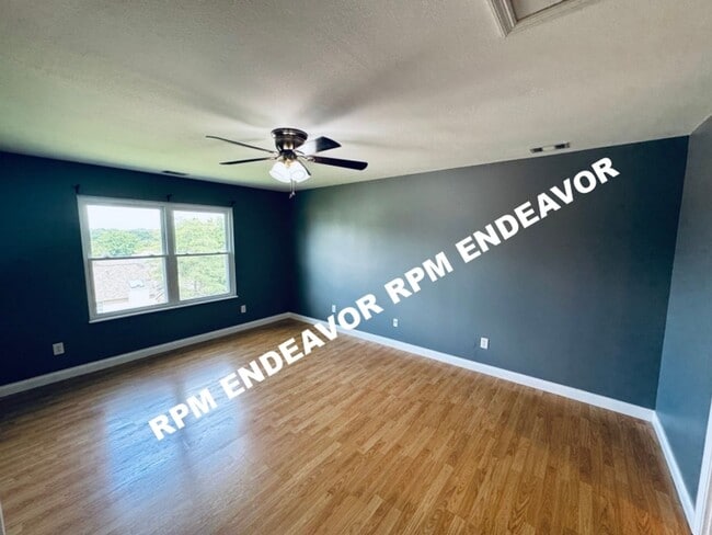 Building Photo - “Ballwin Beauty! Updated 2BR Condo with Bi...