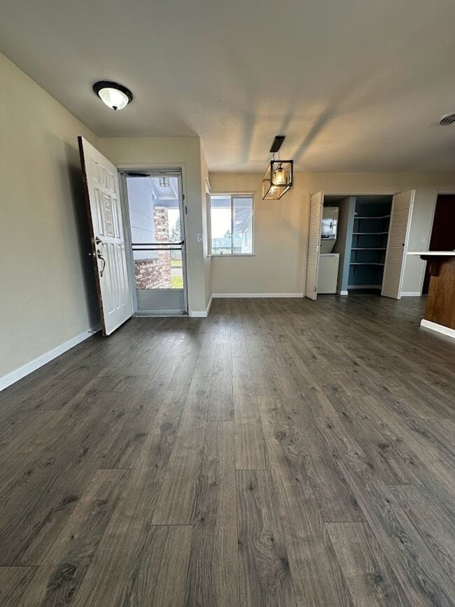Building Photo - New exterior paint!  LVP flooring! Large y...