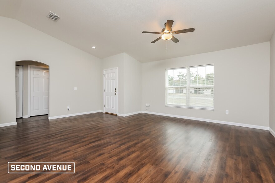 Building Photo - 380 Marion Oaks Ln