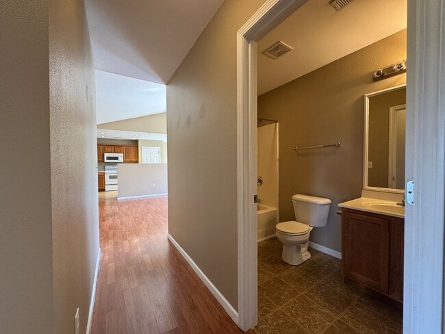 Building Photo - Home in Pioneer Ridge – Pet Friendly & Min...