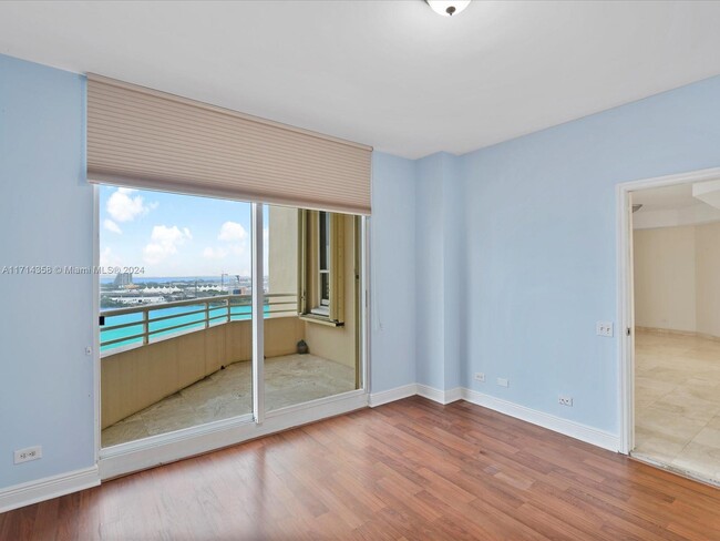 Building Photo - 888 Brickell Key Dr