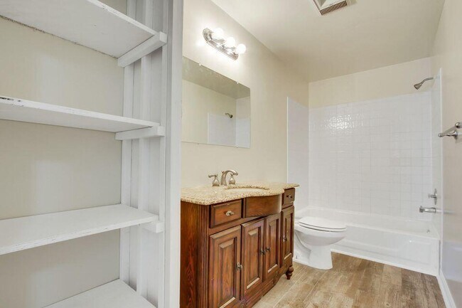 Building Photo - 315 N K St