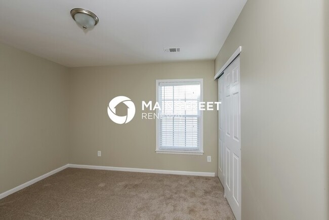 Building Photo - 14835 Havasu St