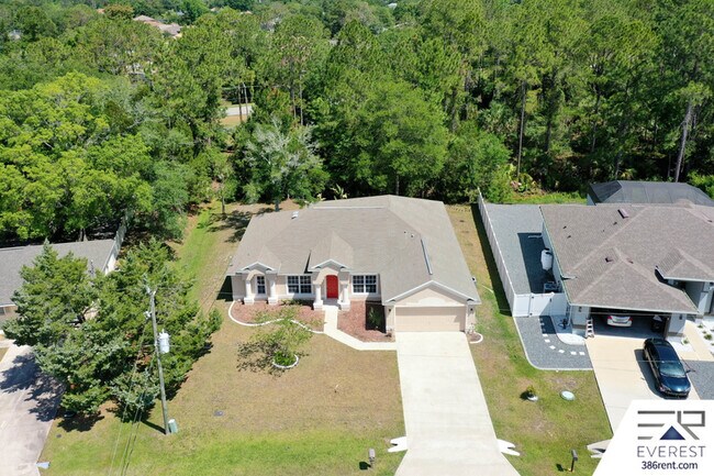 Building Photo - 96 Whispering Pine Dr