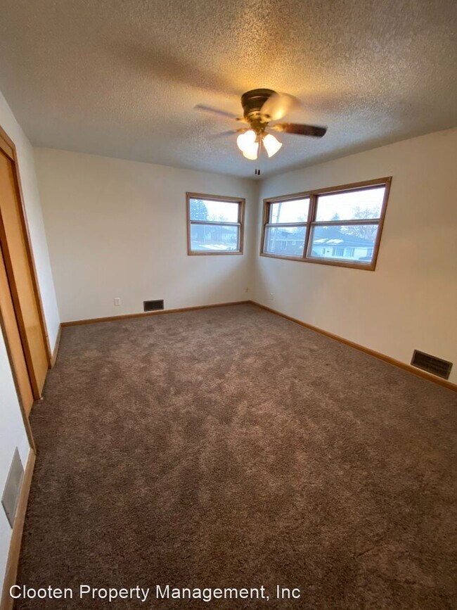 Building Photo - 4 br, 2 bath House - 2112 East Avenue D