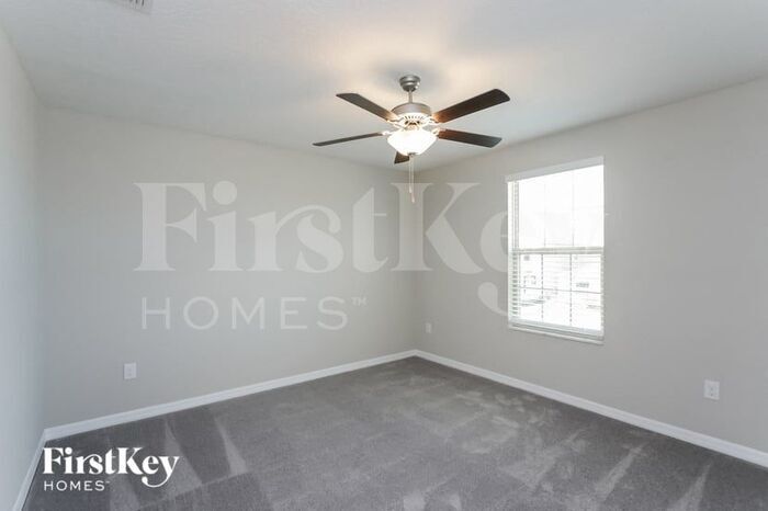 Building Photo - 6128 Tremeza Pl
