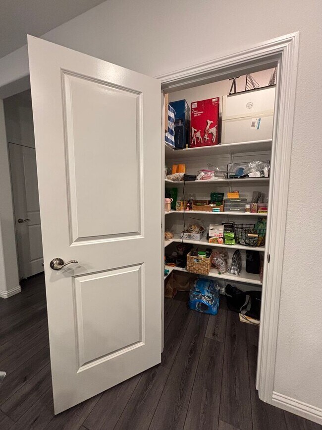 Building Photo - Gorgeous New home with 4 bed/2.5 bath in Brentwood