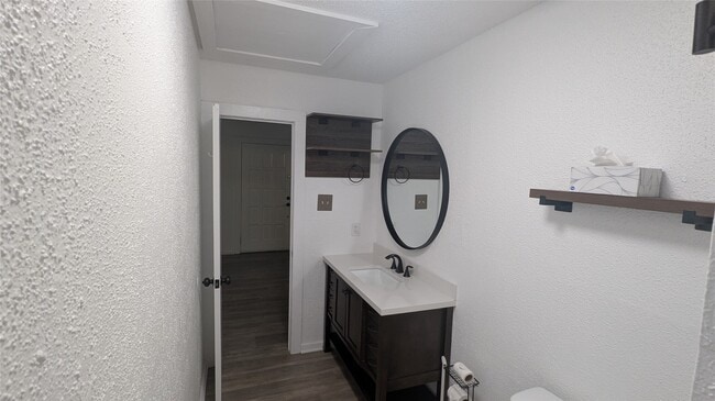 Building Photo - 4615 Woodside St