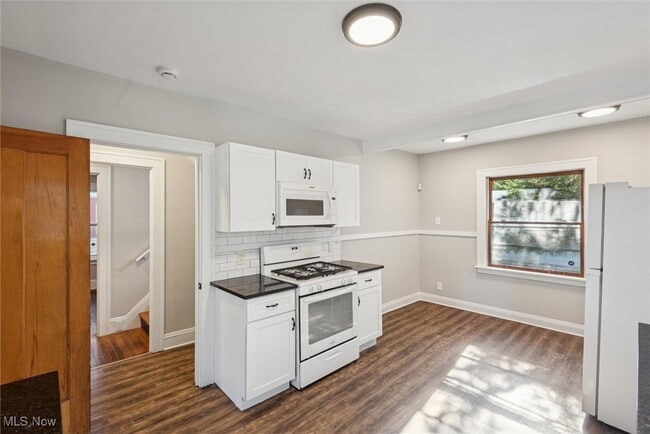 Building Photo - 3996 Bluestone Rd