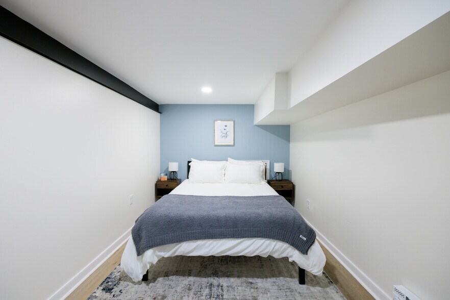 Building Photo - 7218 Monument Ave