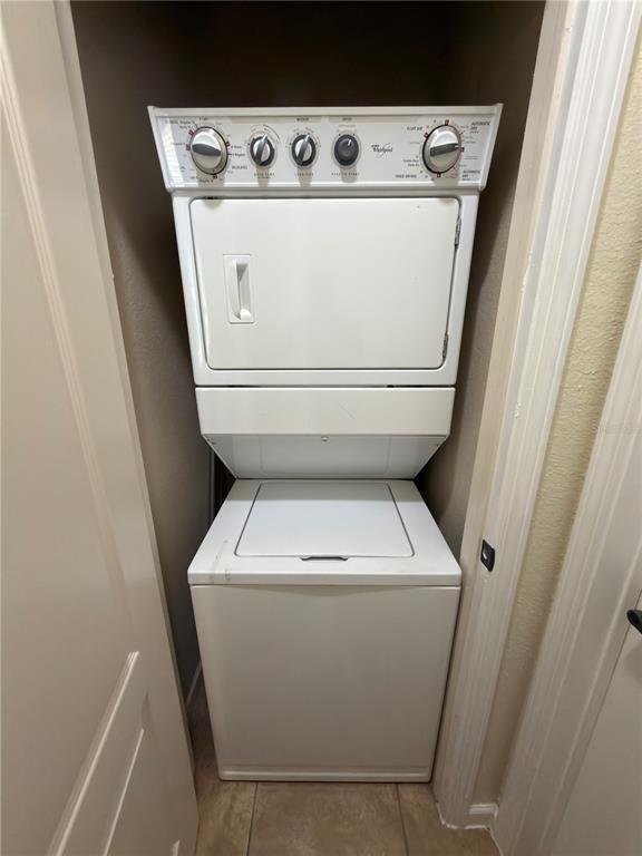 Building Photo - 902 Charo Pkwy