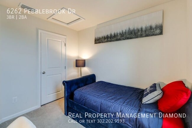 Building Photo - 6262 Pebblebrook Dr