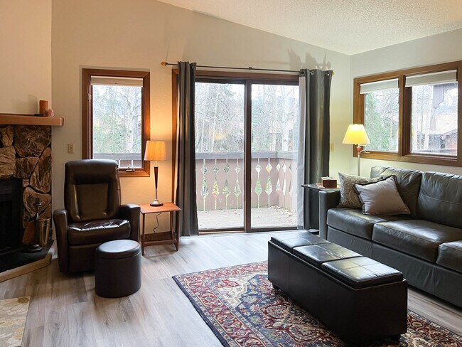 Building Photo - 4764 Mills Dr