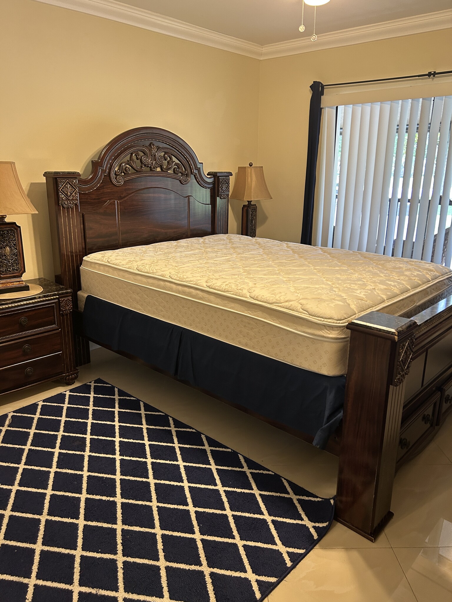 2nd bedroom with queen bed set - 225 Deer Creek Blvd