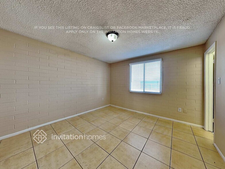 Building Photo - 4359 N 71st Dr