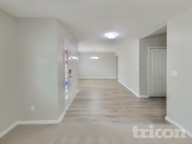 Building Photo - 86216 Vegas Blvd