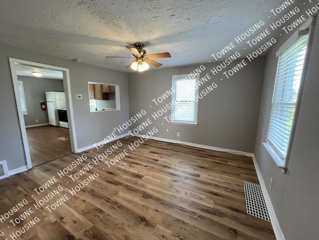 Building Photo - 80 Charlotte St