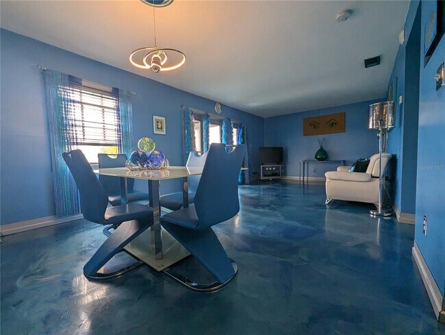 Building Photo - 5011 Starfish Dr SE